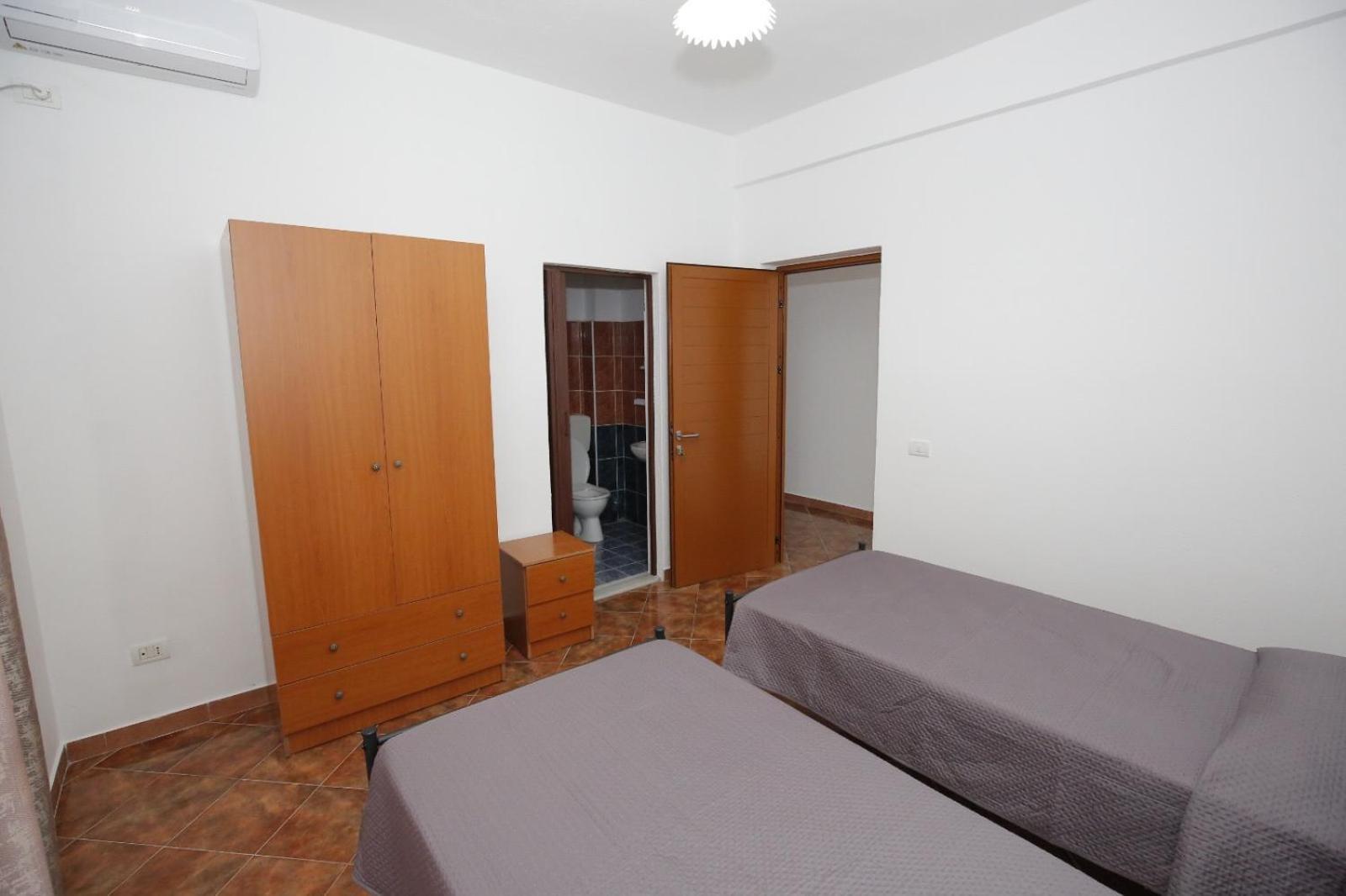Hotelgodini Golem  Ngoại thất bức ảnh