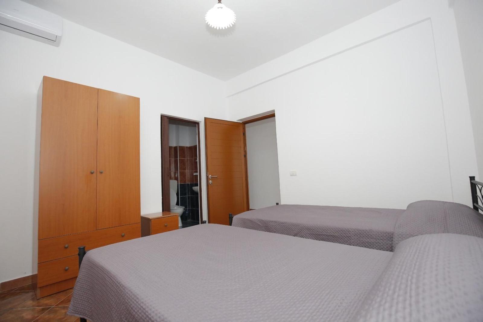 Hotelgodini Golem  Ngoại thất bức ảnh